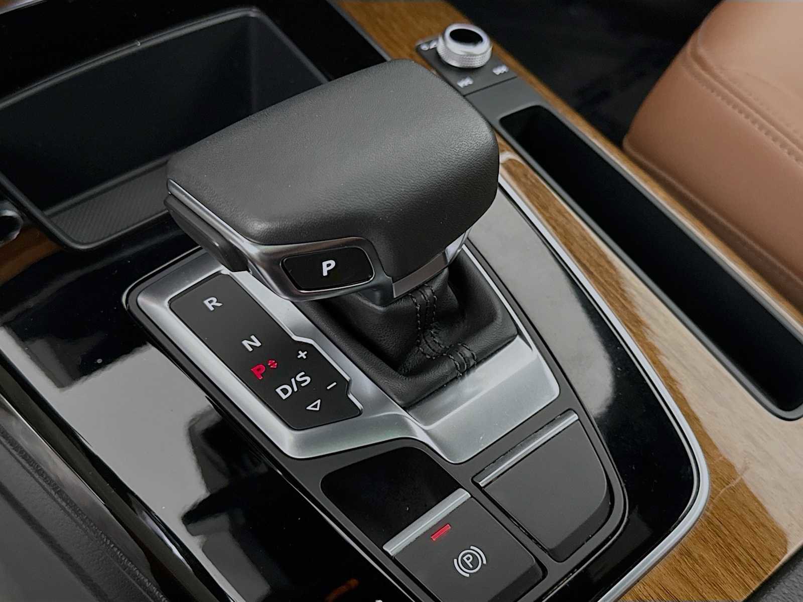 Used 2024 Audi Q5 2.0T Premium image 16