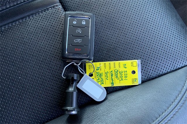 Used 2024 Jeep Wagoneer Series II w/ Flexible Seating Group image 27