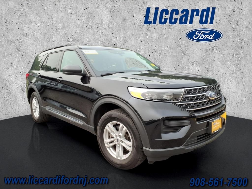 Certified 2024 Ford Explorer XLT w/ Class IV Trailer Tow Package AWD/4WD image 1