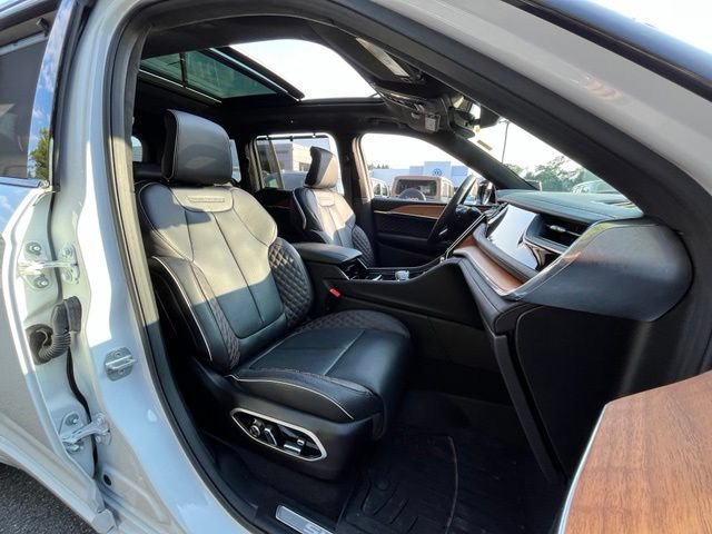 Certified 2025 Jeep Grand Cherokee Summit AWD/4WD image 28