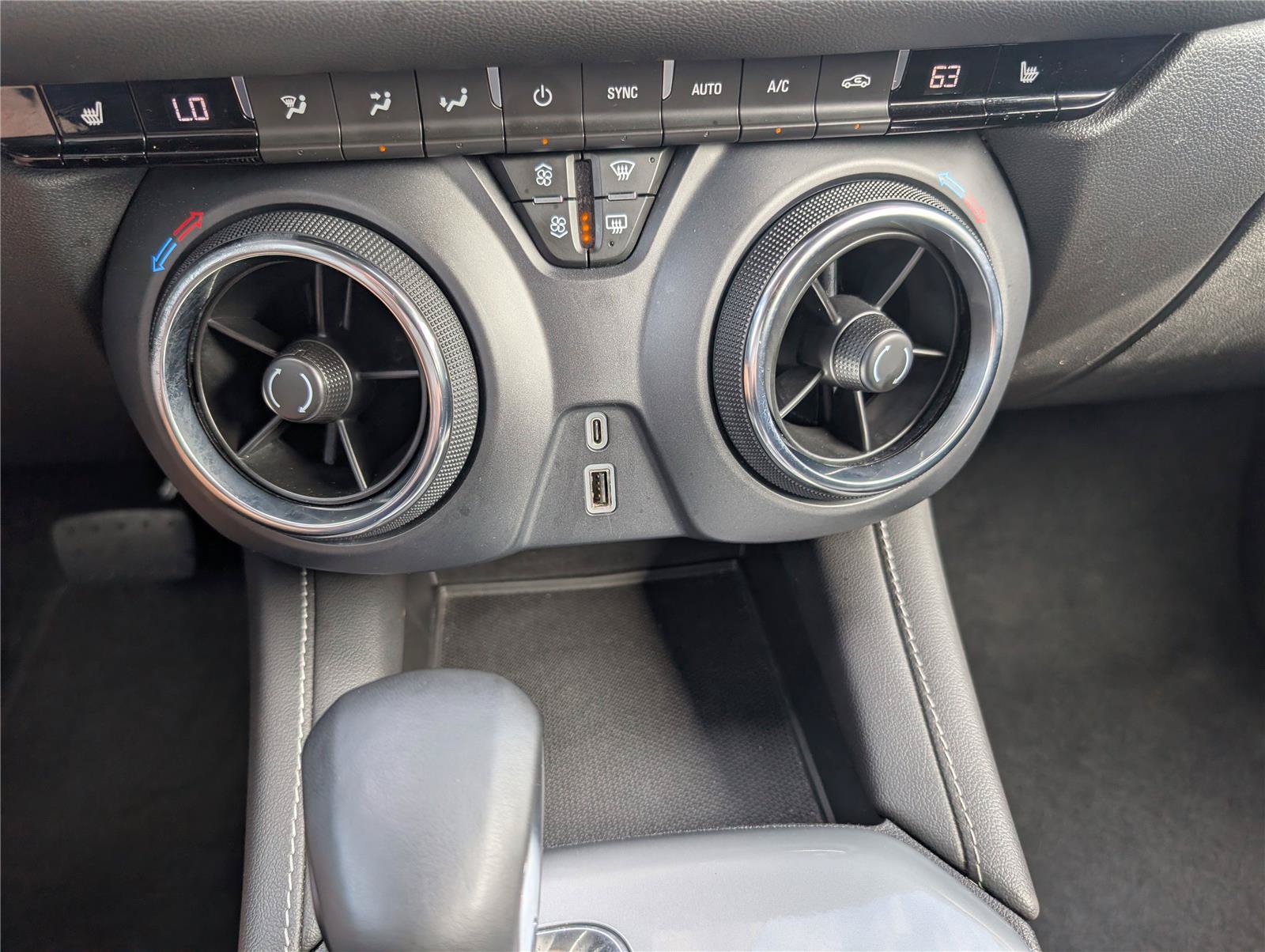 Used 2024 Chevrolet Blazer LT FWD image 18
