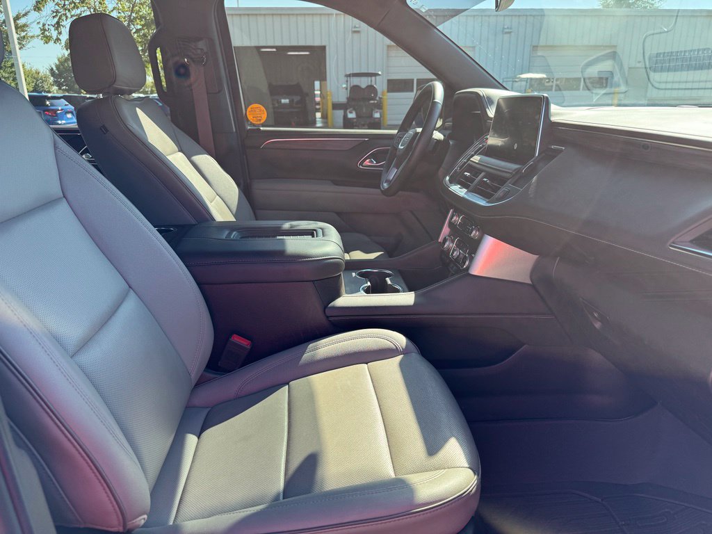 Used 2023 GMC Yukon SLT w/ SLT Premium Package AWD/4WD image 12