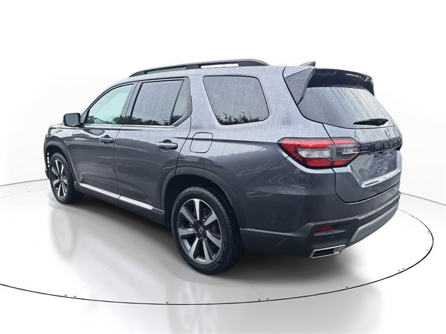 Certified 2024 Honda Pilot Touring image 4