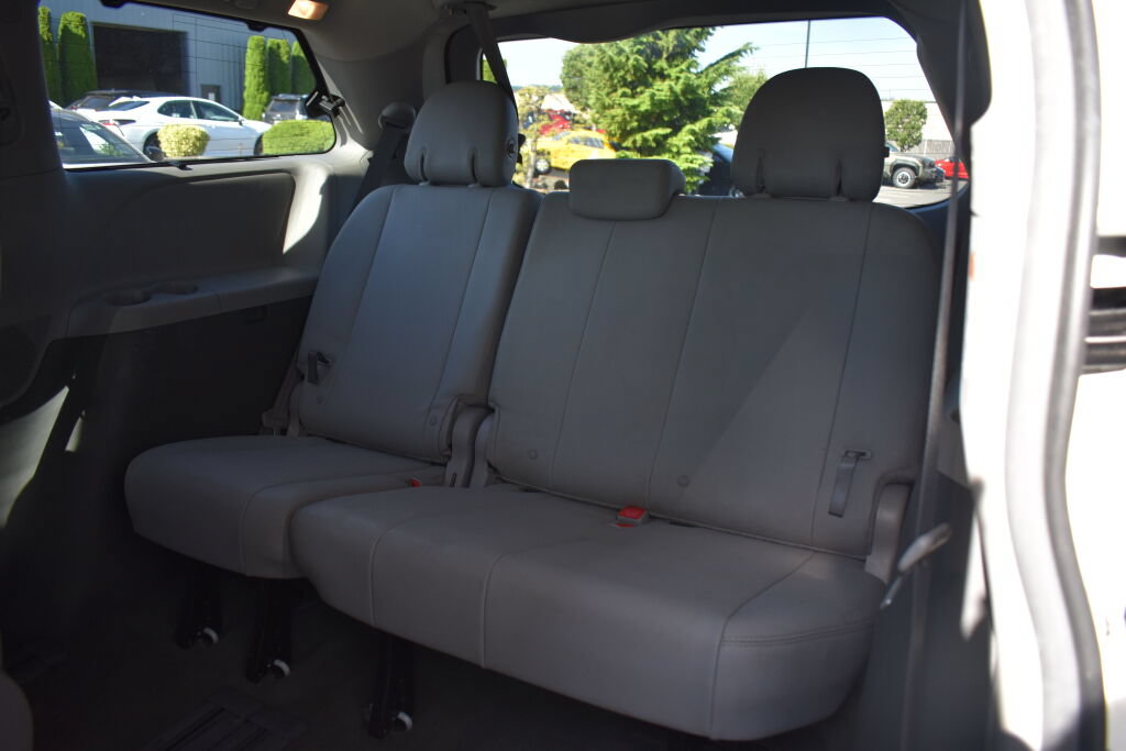Certified 2016 Toyota Sienna XLE w/ XLE Navigation Package FWD image 20