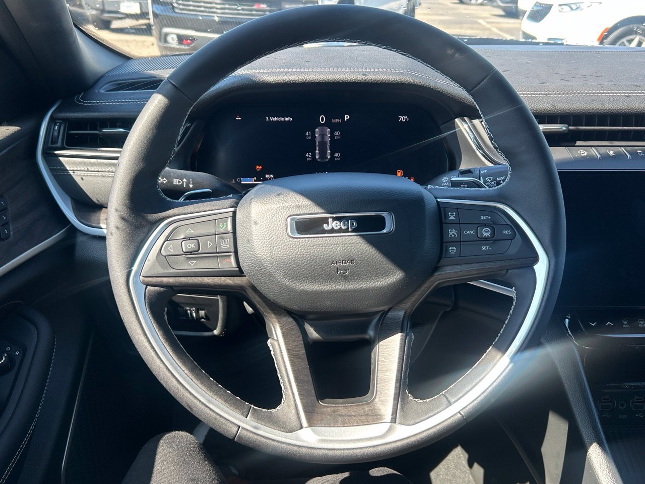 New 2027 Jeep Grand Cherokee Limited AWD/4WD image 18
