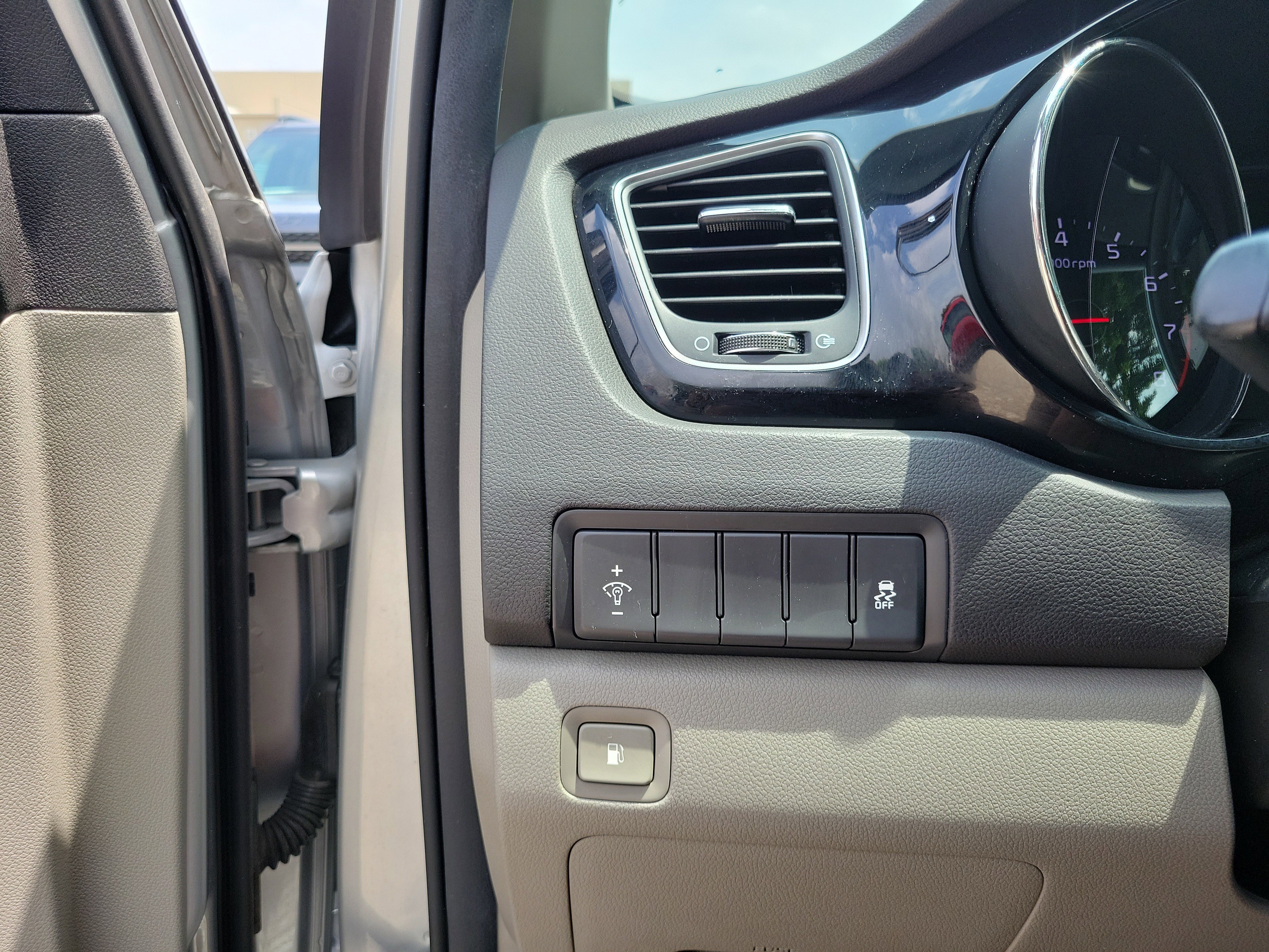 Used 2017 Kia Sedona EX FWD image 20