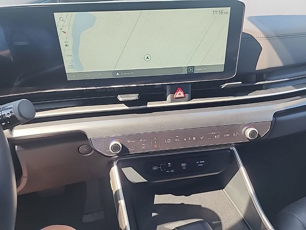 Used 2025 Kia Carnival image 15