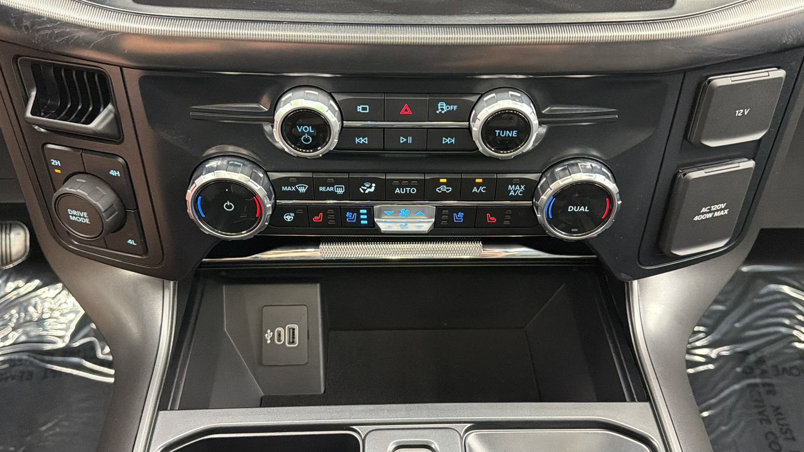 Used 2025 Ford F150 Lariat AWD/4WD image 23