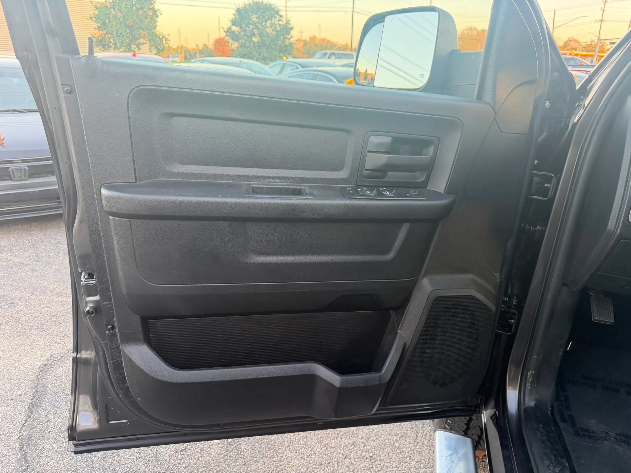 Used 2016 RAM 2500 Tradesman w/ Chrome Appearance Group AWD/4WD image 12