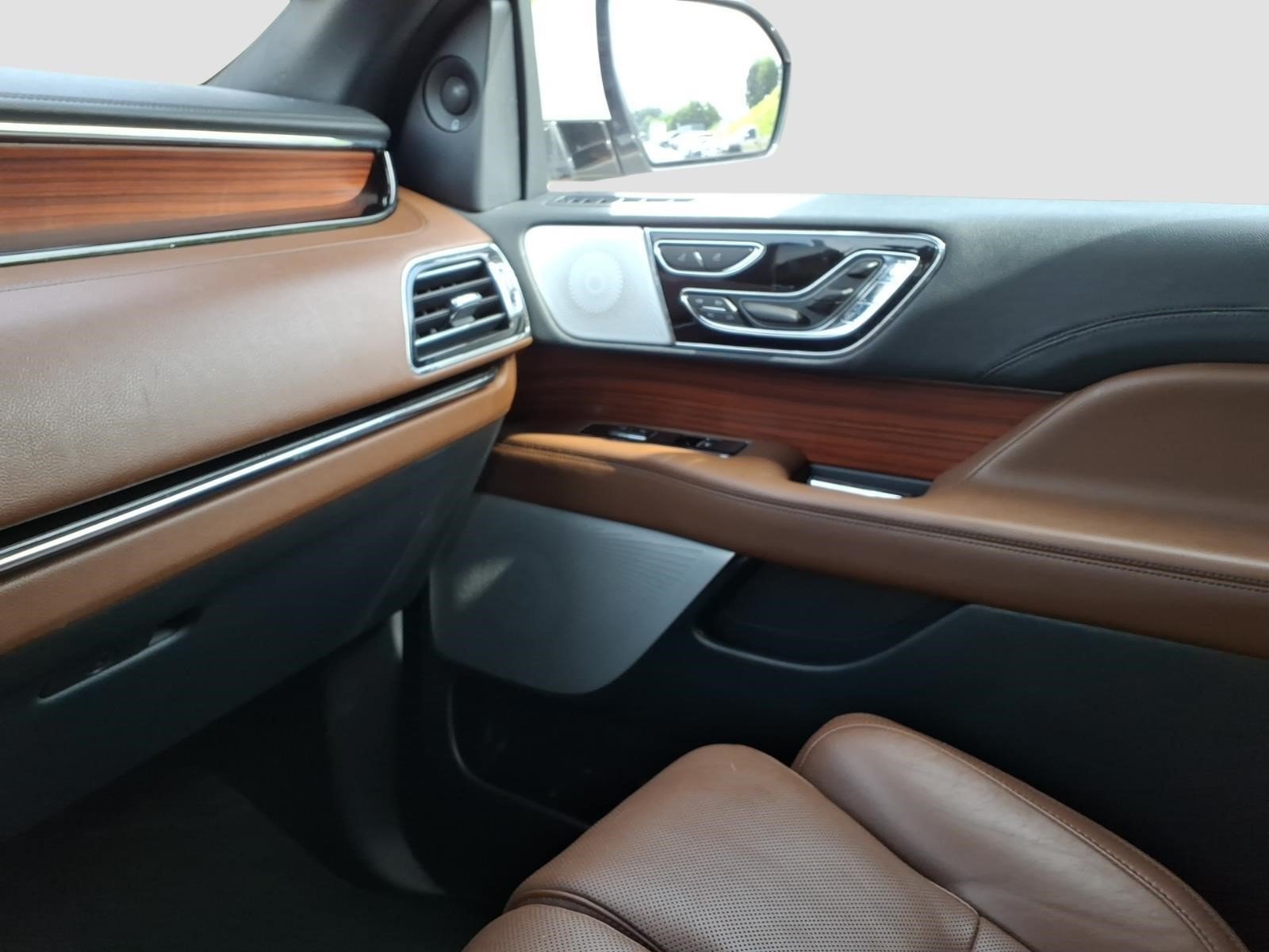 Used 2024 Lincoln Navigator Reserve AWD/4WD image 26