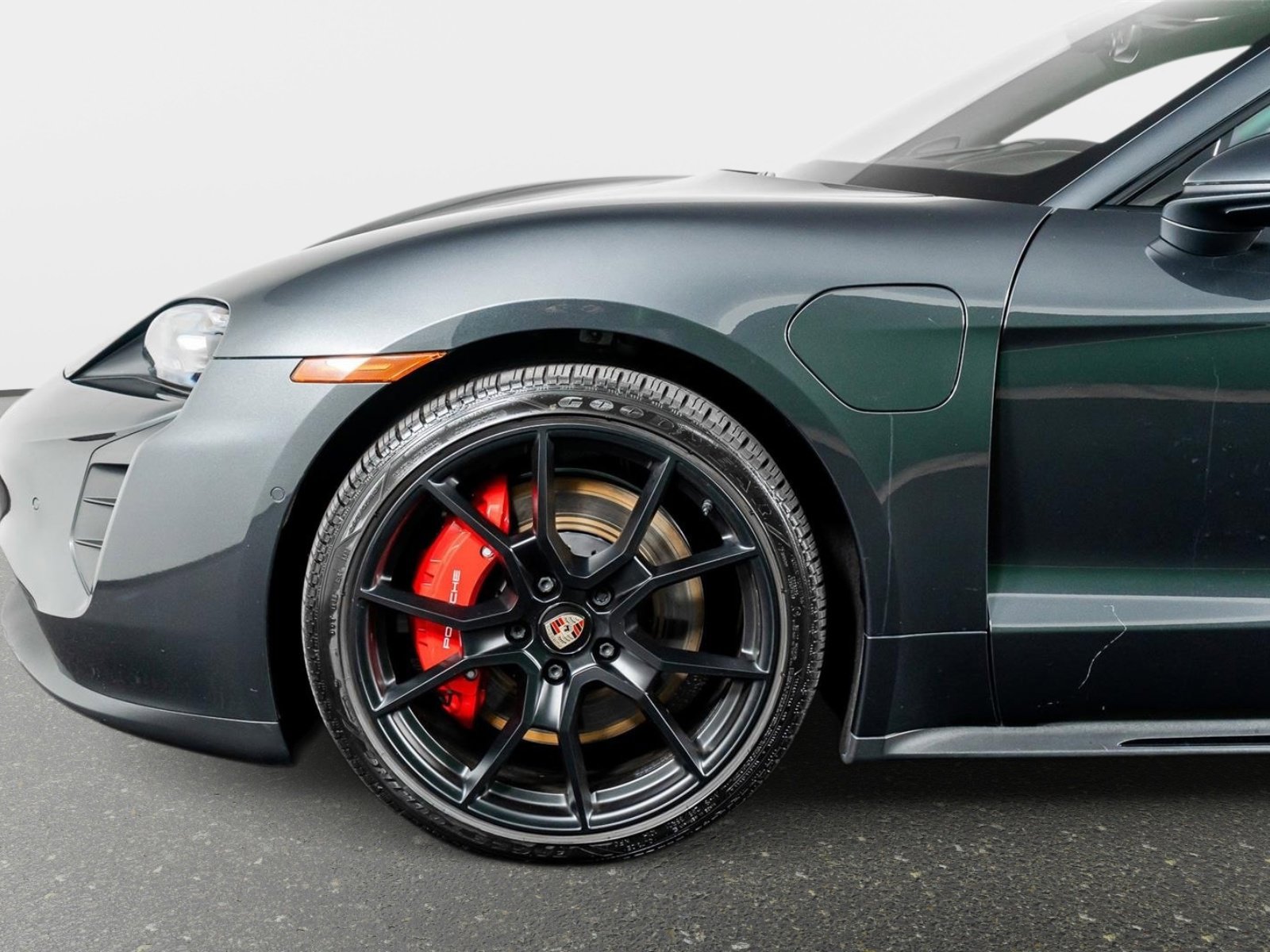 Used 2023 Porsche Taycan GTS w/ Technology Package image 19