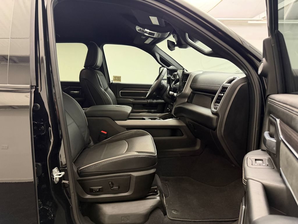Used 2025 RAM 3500 Laramie AWD/4WD image 23