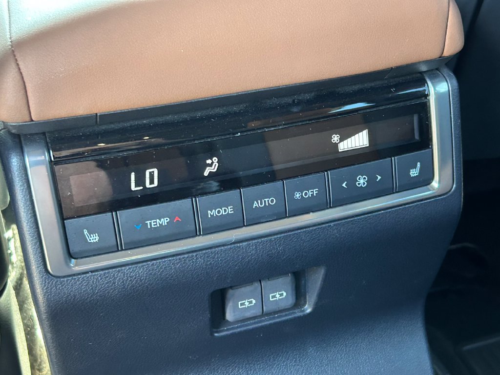 Used 2025 Lexus GX 550 AWD/4WD image 24