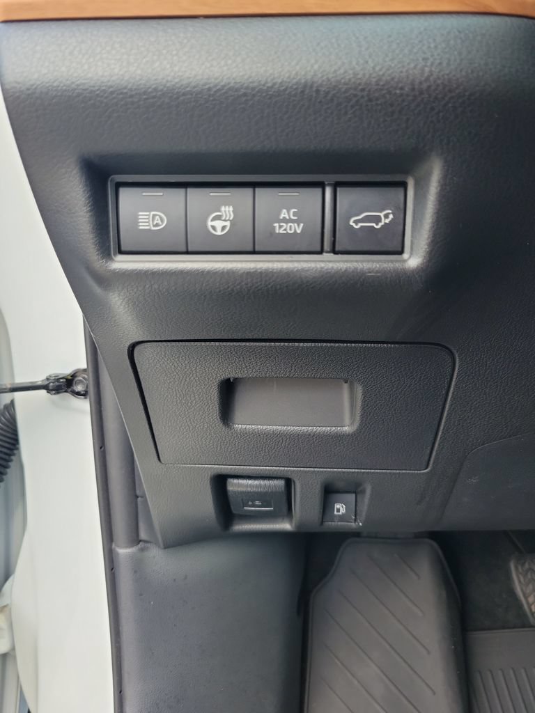 Used 2025 Toyota Grand Highlander AWD Hybrid image 16