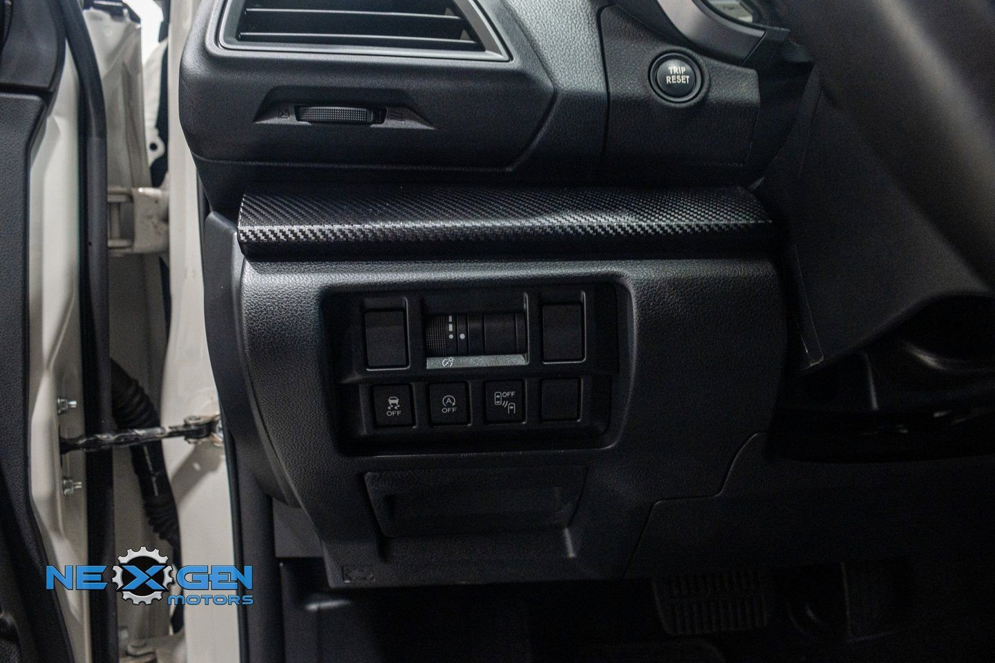 Used 2020 Subaru Crosstrek 2.0i Premium w/ Moonroof Package 2 image 15