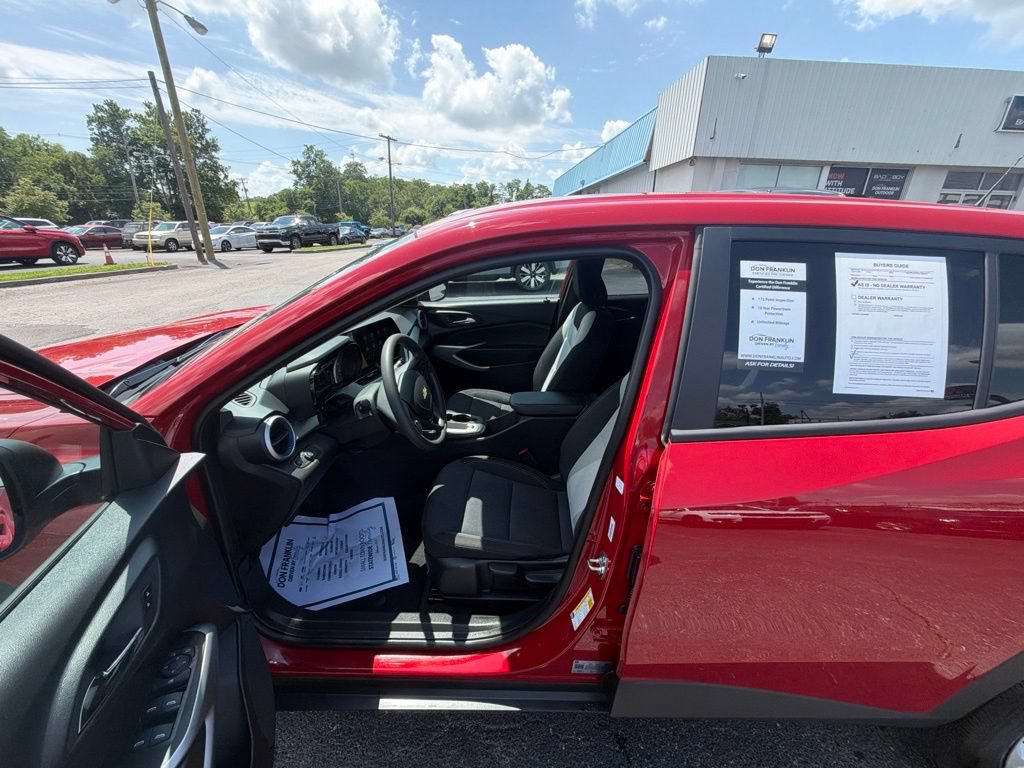 Used 2026 Chevrolet Trax LS FWD image 6