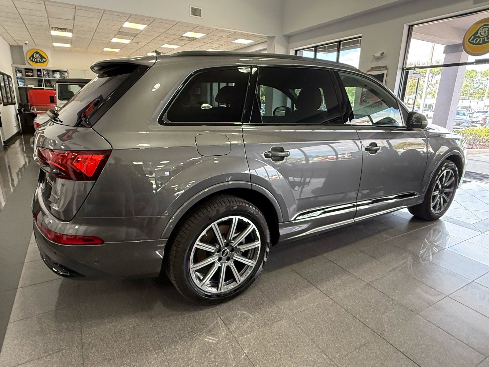 Used 2024 Audi Q7 2.0T Premium Plus w/ Premium Plus Package image 4
