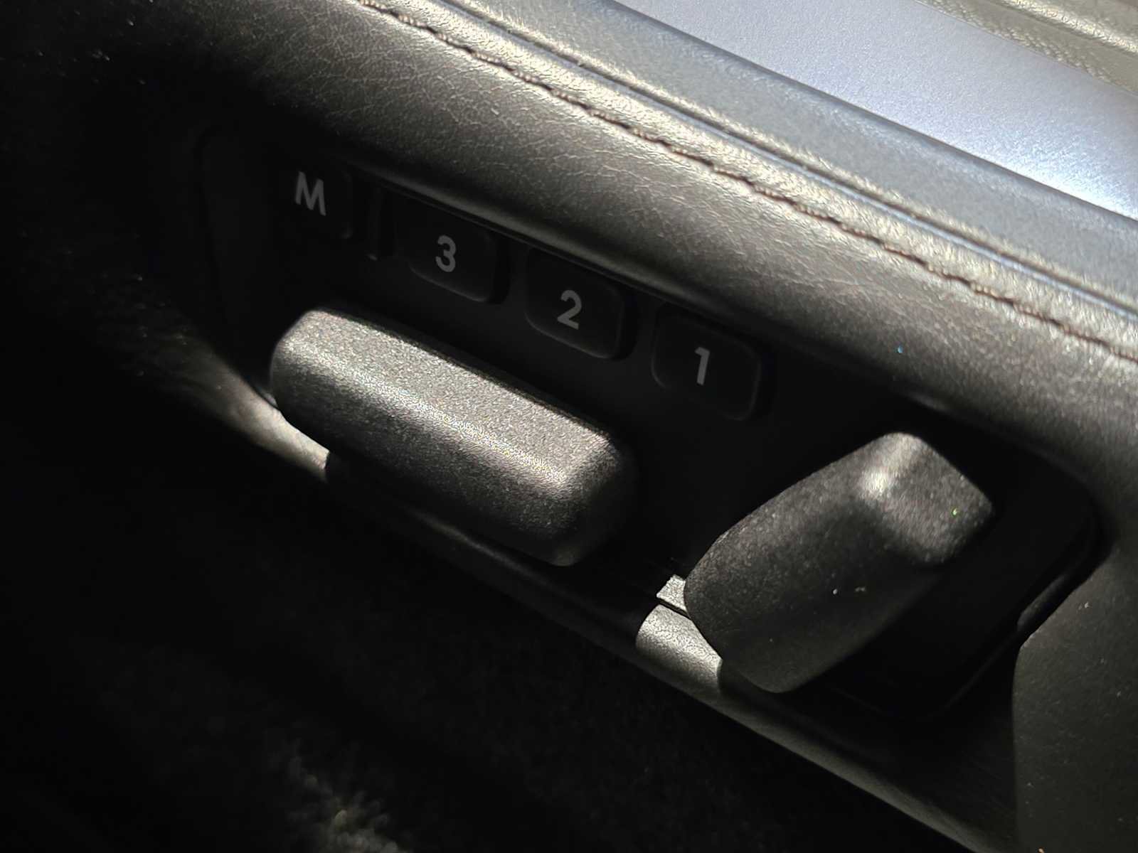 Used 2008 Aston Martin DB9 Volante image 28
