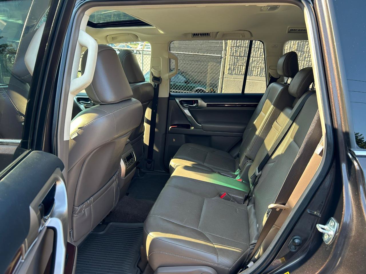 Used 2018 Lexus GX 460 Luxury AWD/4WD image 14