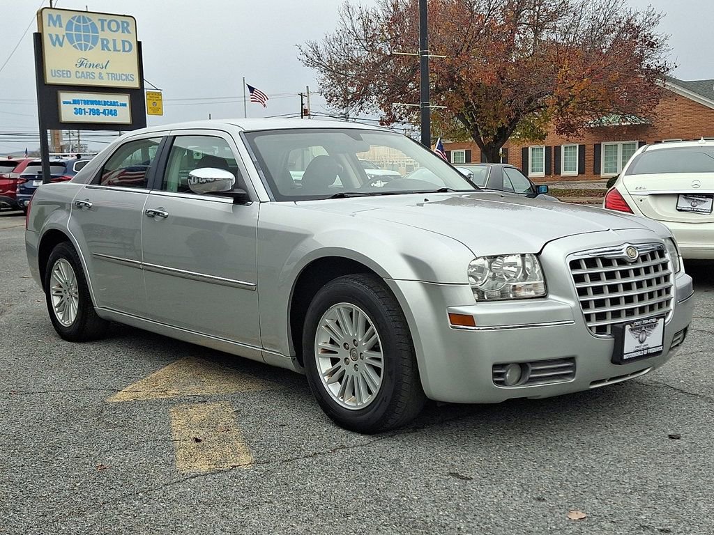 Used 2010 Chrysler 300 Touring image 3