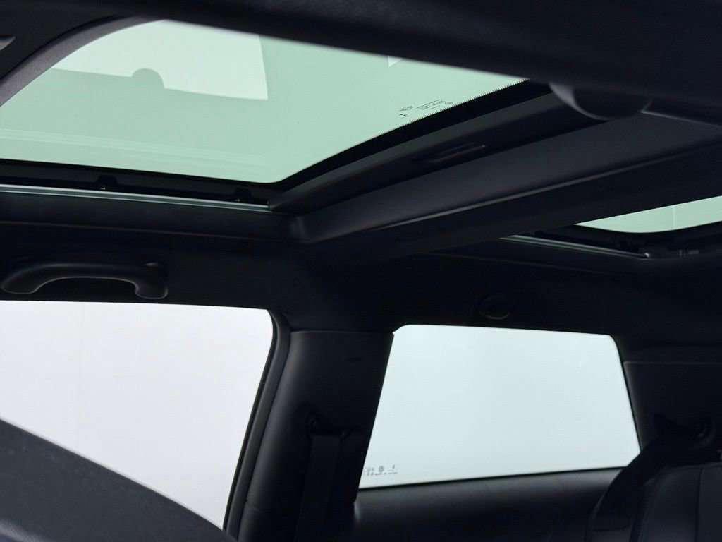 Certified 2025 MINI Cooper 2-Door Hardtop FWD image 27