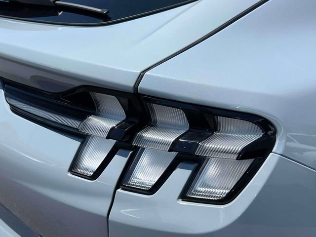 Used 2025 Ford Mustang Mach-E Premium AWD/4WD image 15