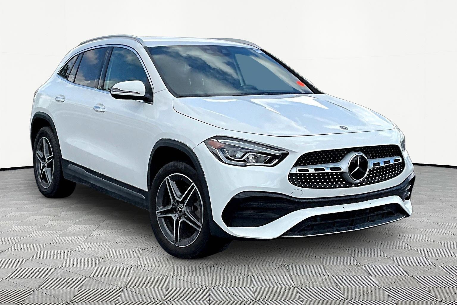 Used 2022 Mercedes-Benz GLA 250 4MATIC image 3