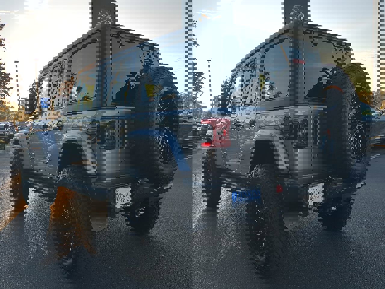 Used 2020 Jeep Wrangler Unlimited Sahara w/ Uconnect 4C Nav & Sound Group image 5