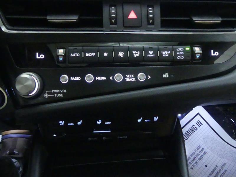 Used 2022 Lexus ES 300h w/ Premium Package image 13