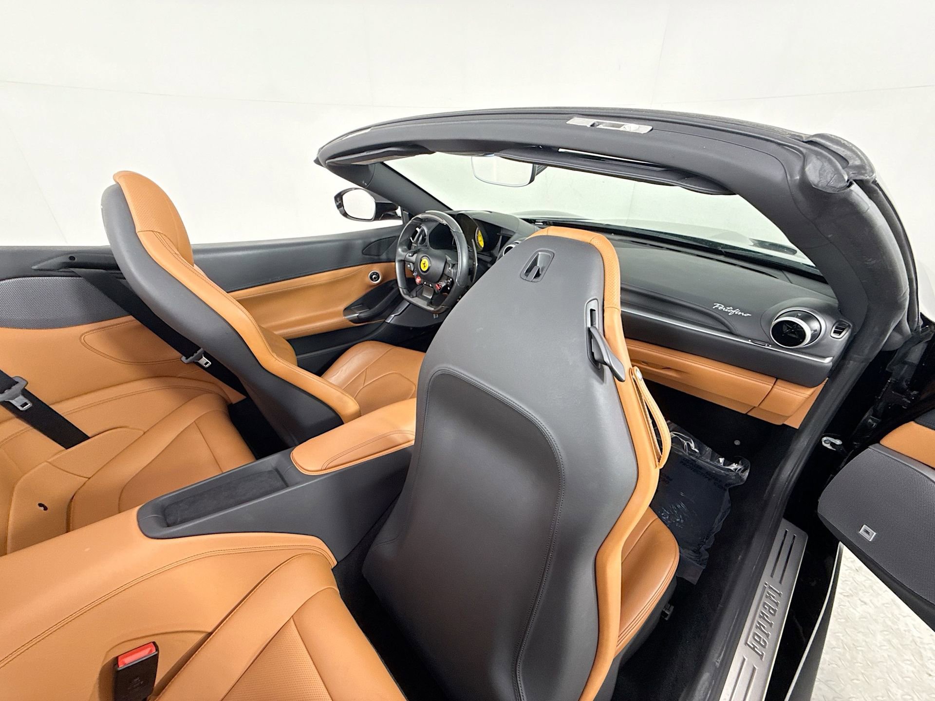 Certified 2019 Ferrari Portofino RWD image 24