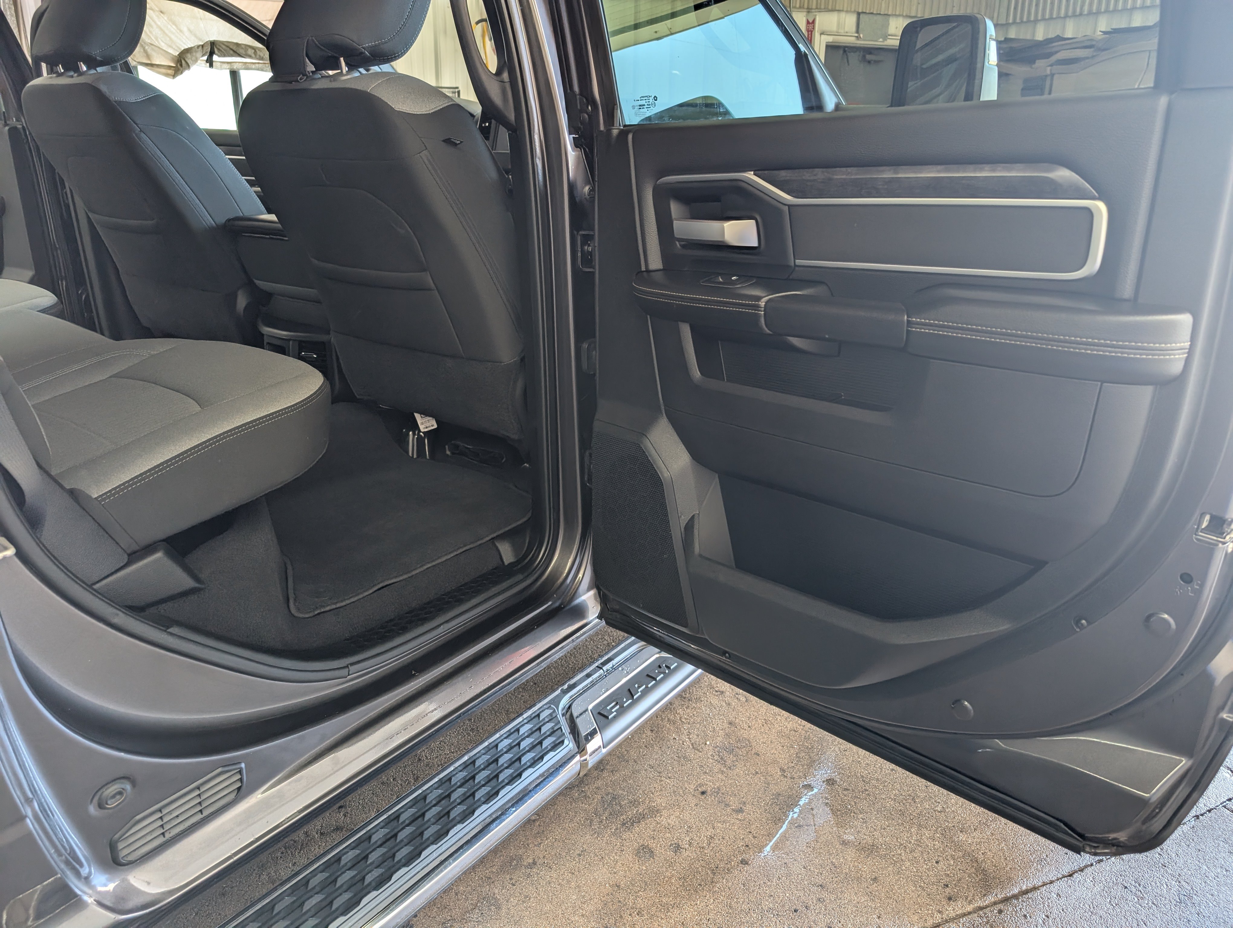 Used 2024 RAM 2500 Big Horn AWD/4WD image 4