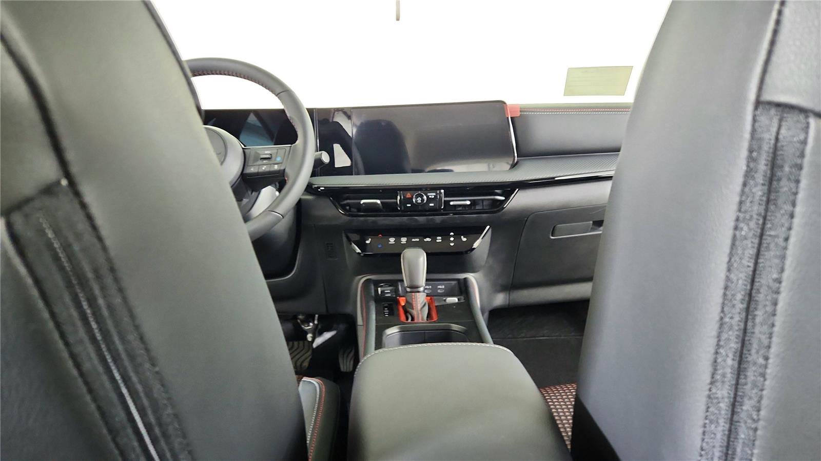 New 2026 Nissan Kicks SR w/ Cold Weather Package image 19
