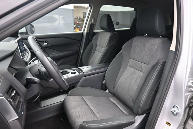 Used 2025 Nissan Rogue SV AWD/4WD image 21