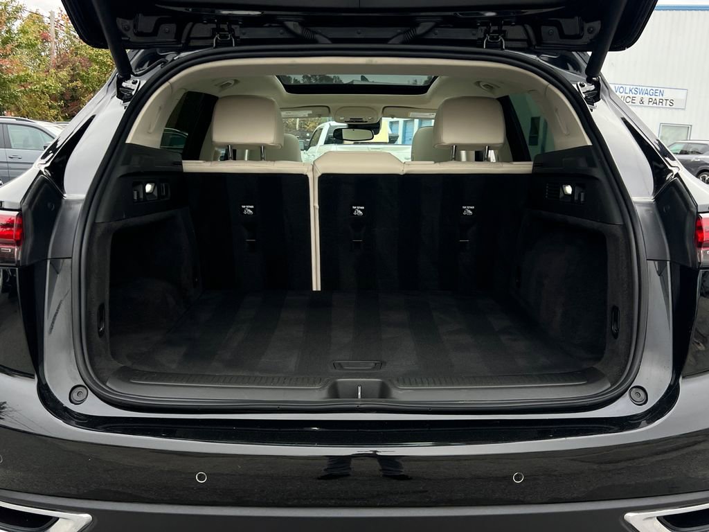 Used 2022 Buick Envision Essence w/ Safety Package image 19