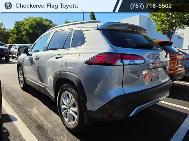 Certified 2025 Toyota Corolla Cross LE AWD/4WD image 4
