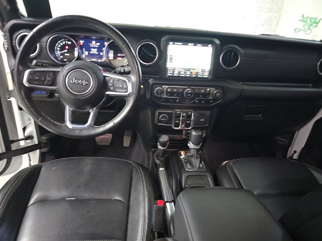 Used 2022 Jeep Wrangler Unlimited Sahara w/ Cold Weather Group AWD/4WD image 6