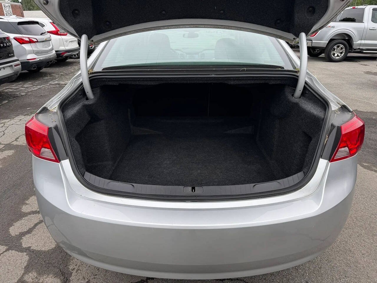 Used 2017 Chevrolet Impala LT FWD image 17
