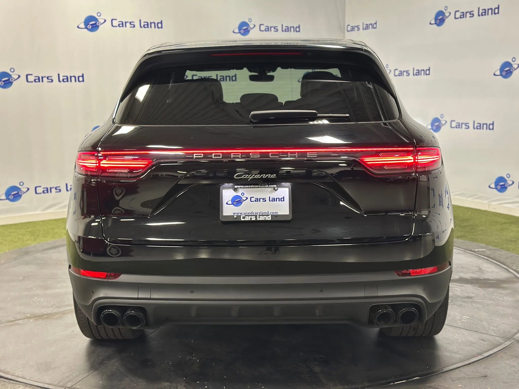 Used 2023 Porsche Cayenne image 4