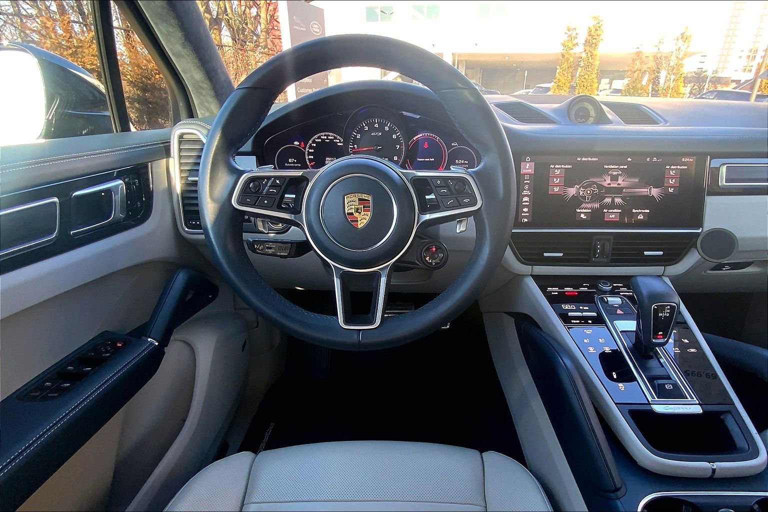 Used 2021 Porsche Cayenne GTS image 5