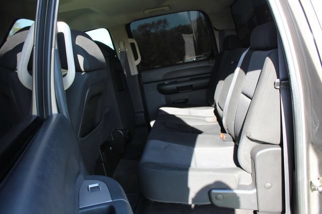 Used 2011 Chevrolet Silverado 2500 LT w/ Interior Plus Package AWD/4WD image 21