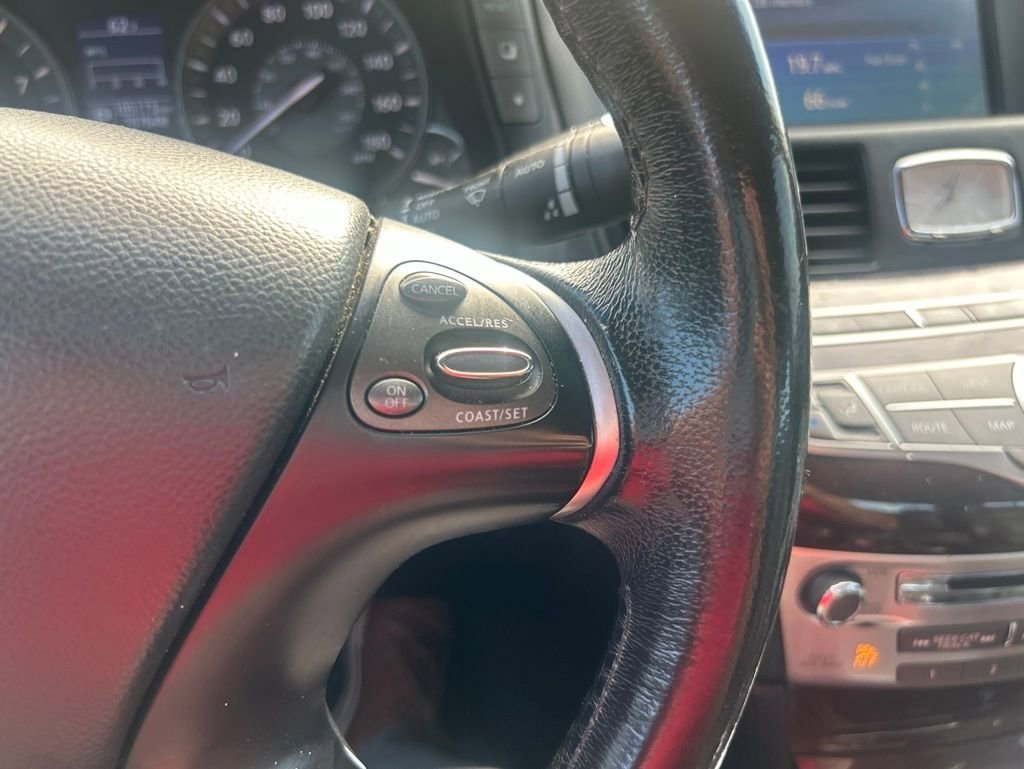 Used 2015 INFINITI Q70 3.7 AWD/4WD image 18