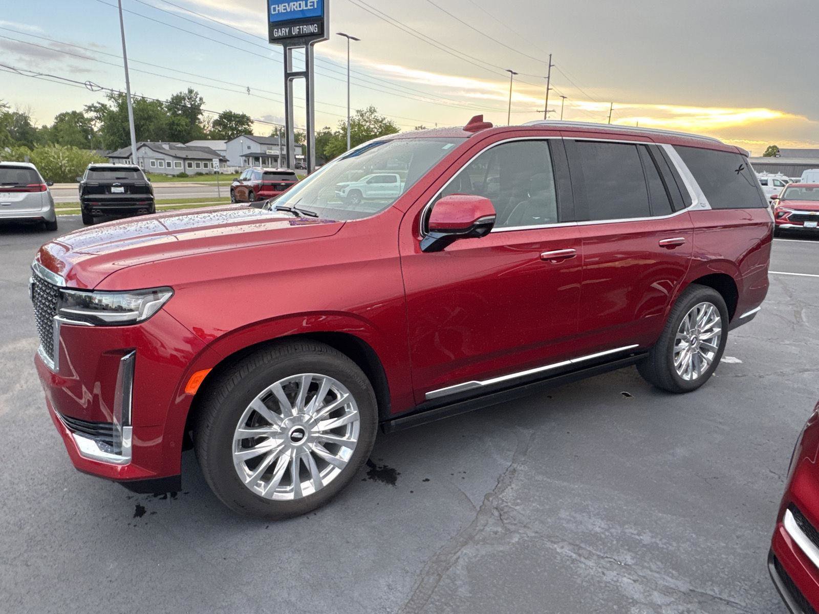 Used 2024 Cadillac Escalade Premium Luxury w/ Performance Package AWD/4WD image 5