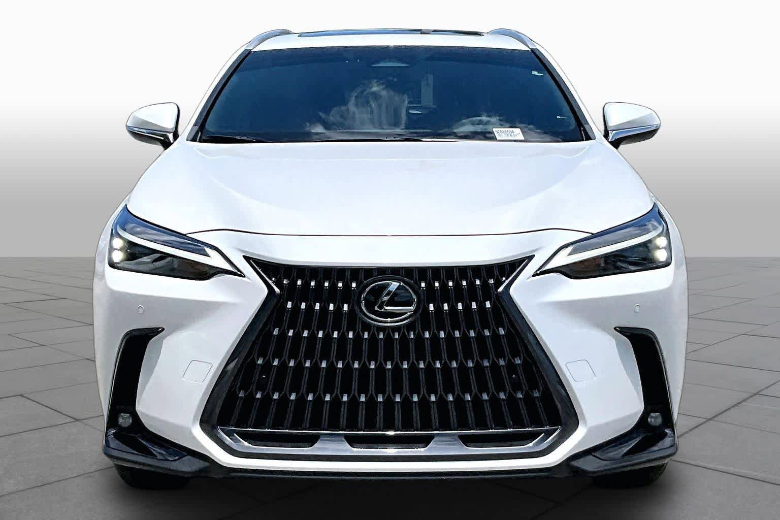 Used 2025 Lexus NX 250 FWD w/ Cold Area Package image 4