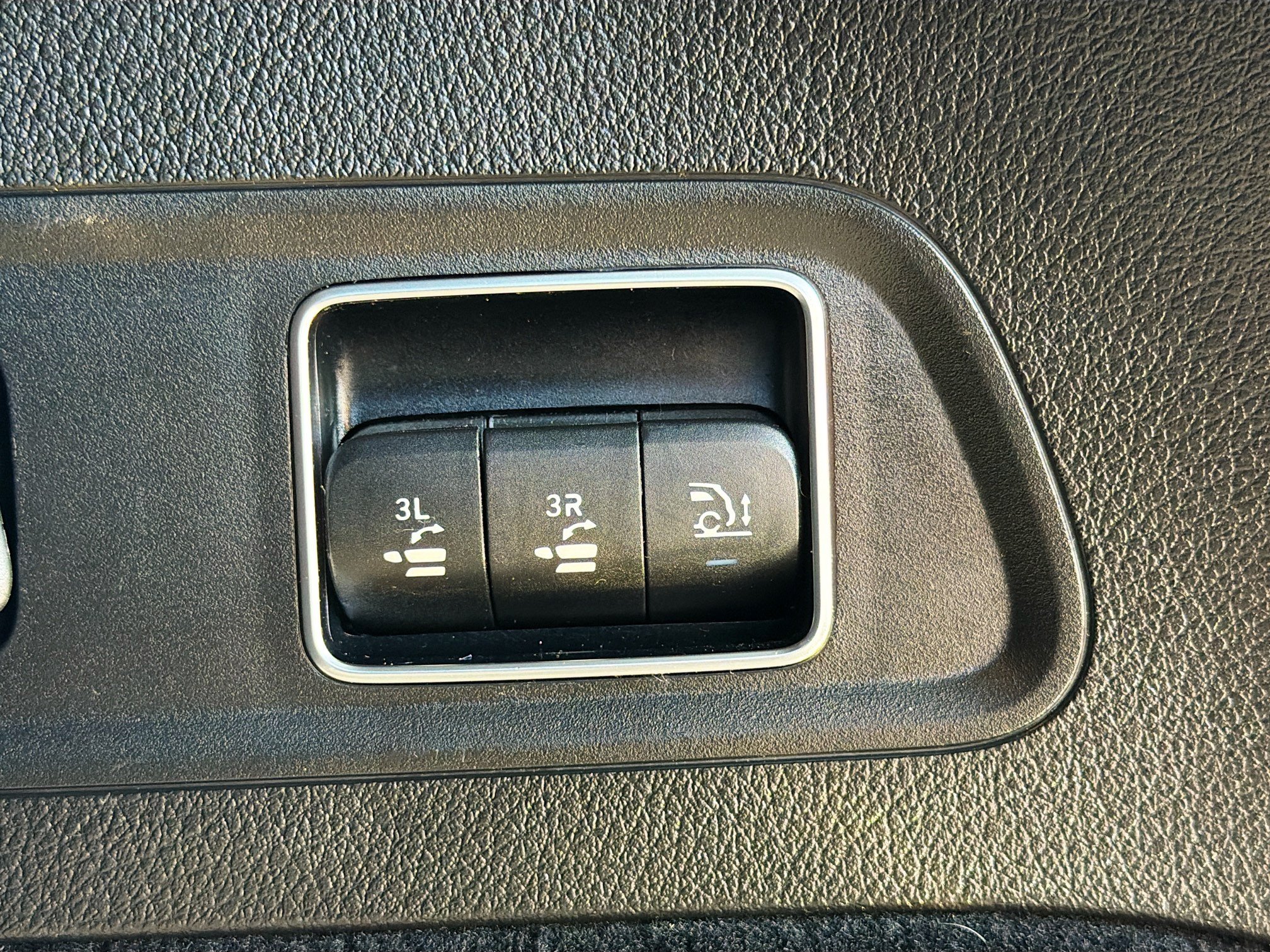 Used 2021 Mercedes-Benz GLS 580 4MATIC image 12