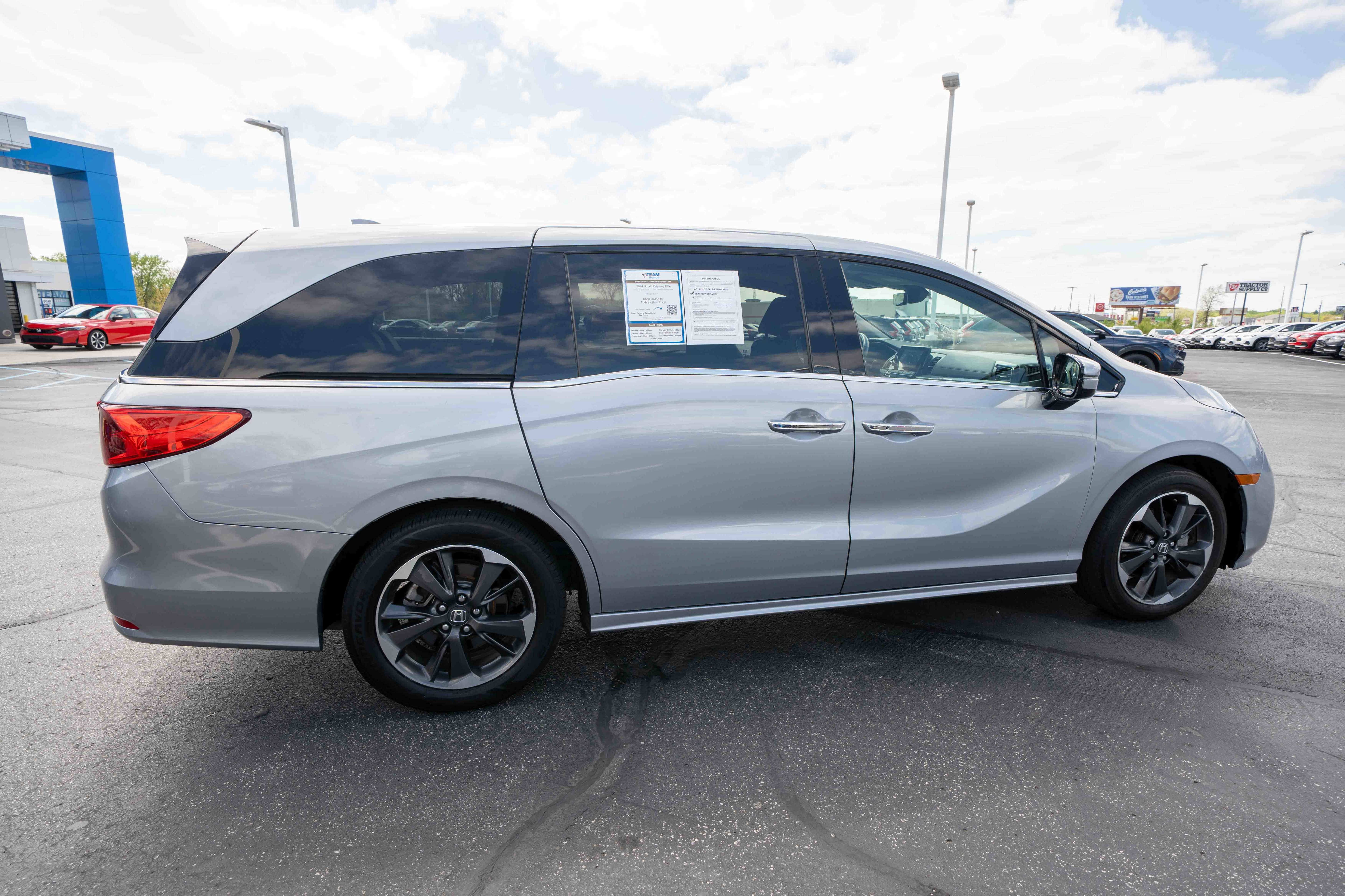 Used 2024 Honda Odyssey Elite image 6