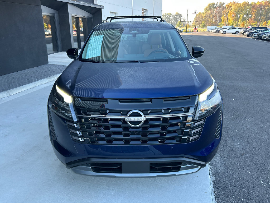 Used 2026 Nissan Pathfinder Platinum AWD/4WD image 3