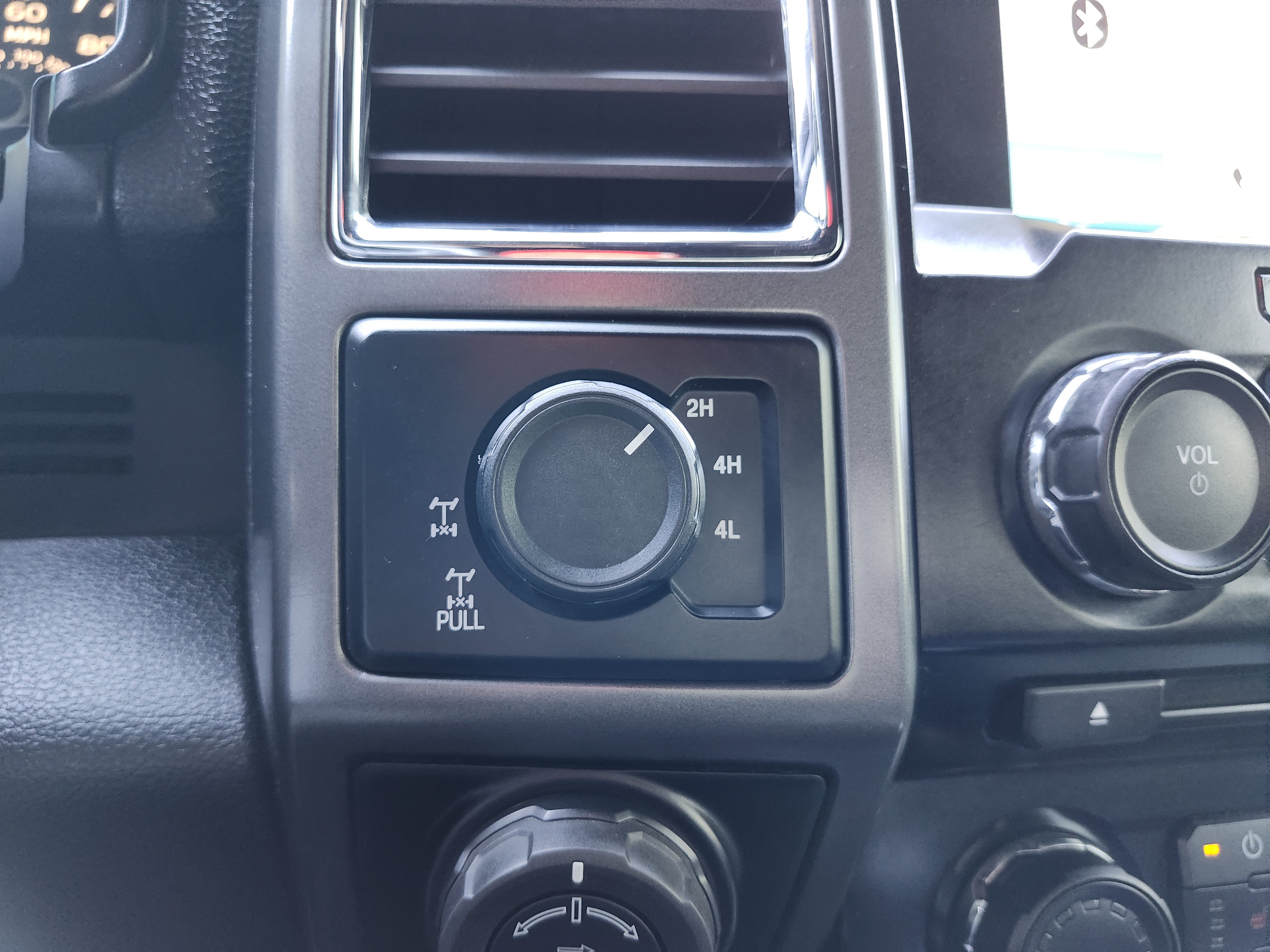 Used 2016 Ford F150 XLT w/ Equipment Group 302A Luxury image 9