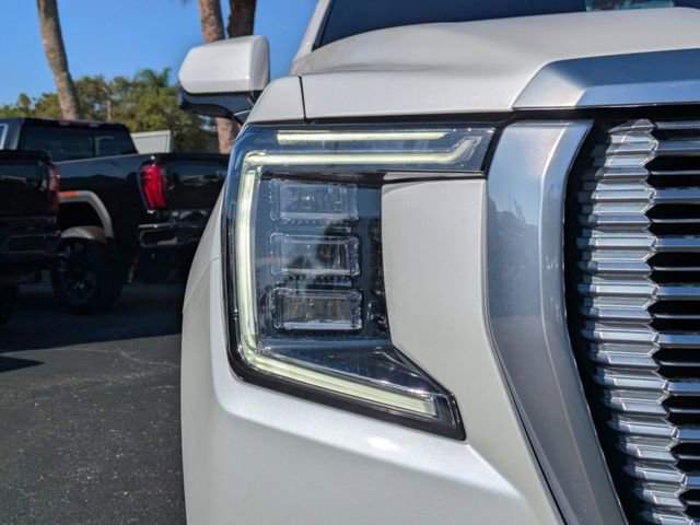 Used 2022 GMC Yukon XL Denali AWD/4WD image 9