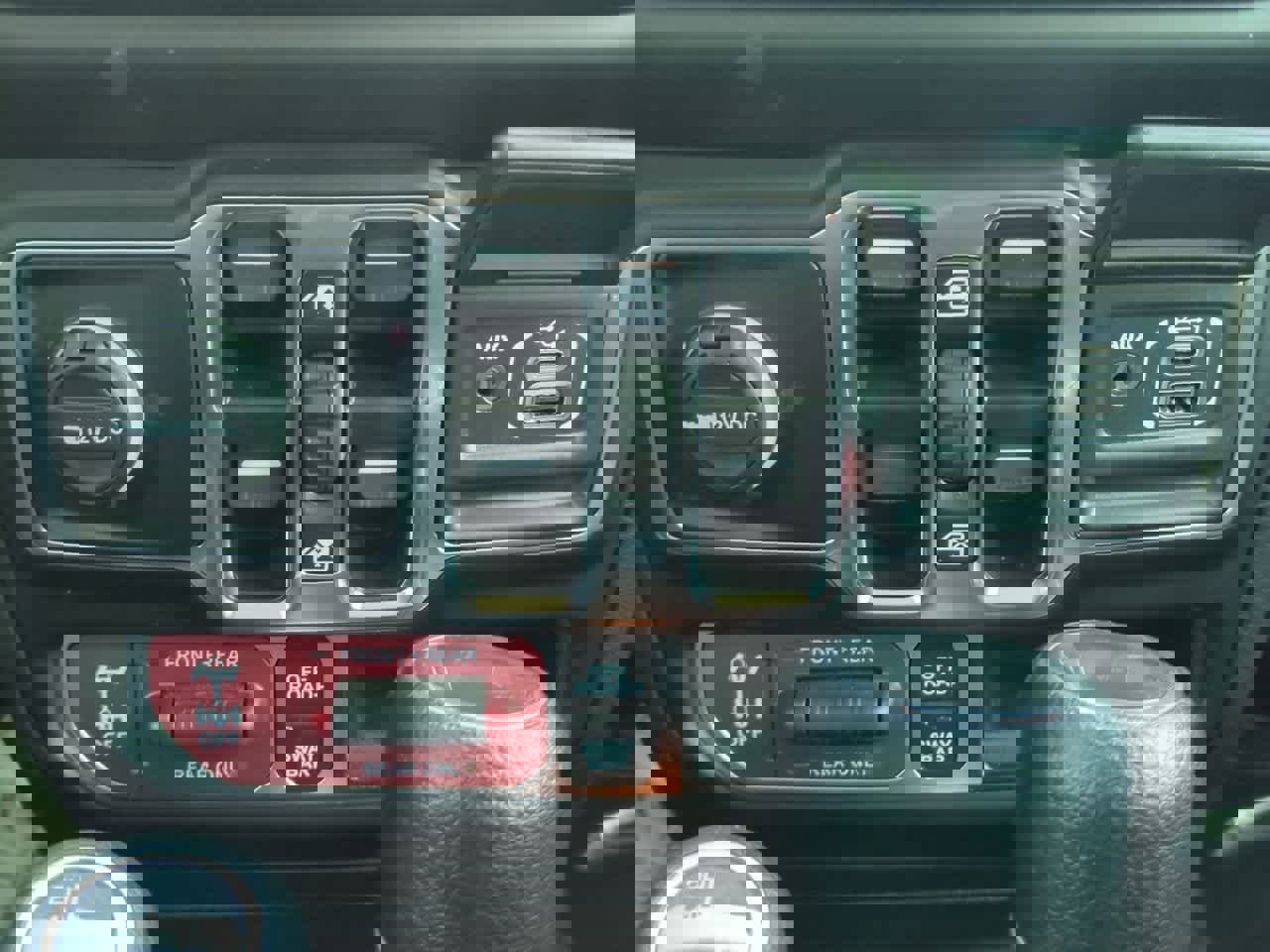 Used 2023 Jeep Wrangler Unlimited Rubicon w/ LED Lighting Group image 32