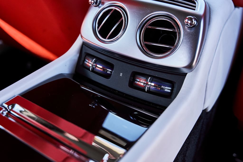 Used 2020 Rolls-Royce Wraith RWD image 40